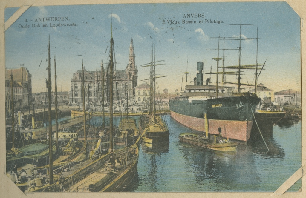 Vaade Antwerpeni  vanale sadamale (esiplaanil   kaubalaev "Van Dyck")