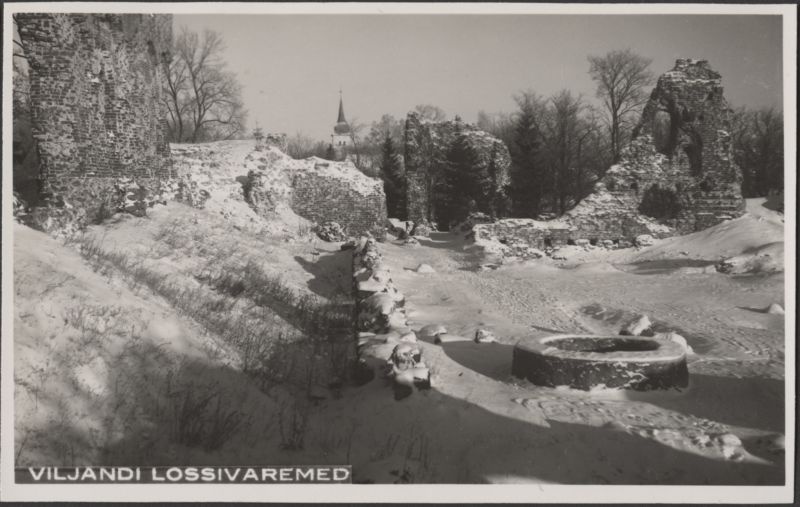 fotopostkaart, Viljandi, Kaevumägi, kaev, Mungamüür, värav, Jaani kiriku torn, talv, u 1925, foto M. Teng?