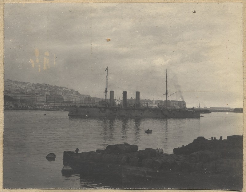 Vene sõjalaev Alžiiri sadamas