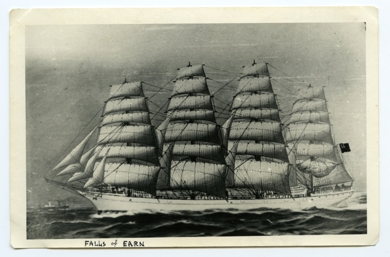 4-mastiline parklaev "Falls of Earn" merel