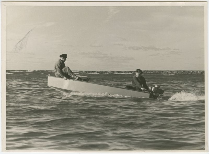 Tallinna Spordilaevade Eksperimentaaltehase paadi "Turist" katsetused Pirita jõe suudmes