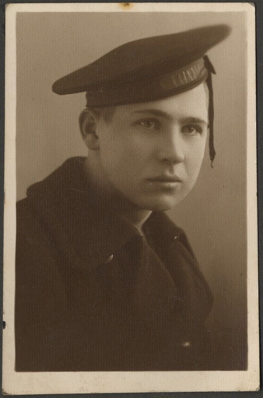 Eesti merejõudude miinitraaler "Vaindlo" madruse portreefoto.