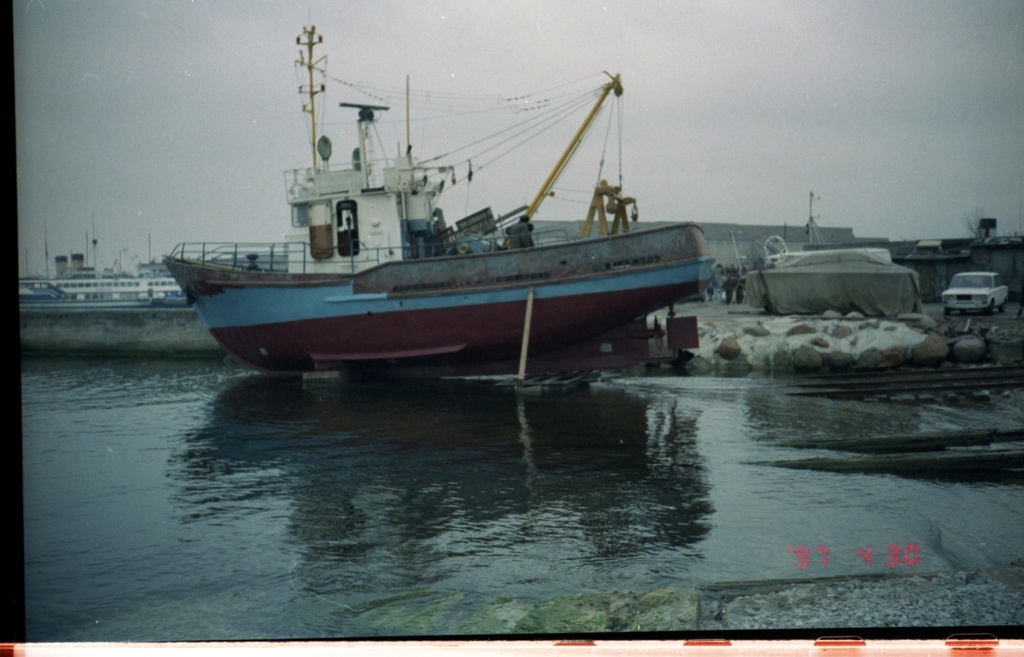 Laeva veeskamine endises Tallinna Kolhoosidevahelises Laevatehases.
30.04.1997