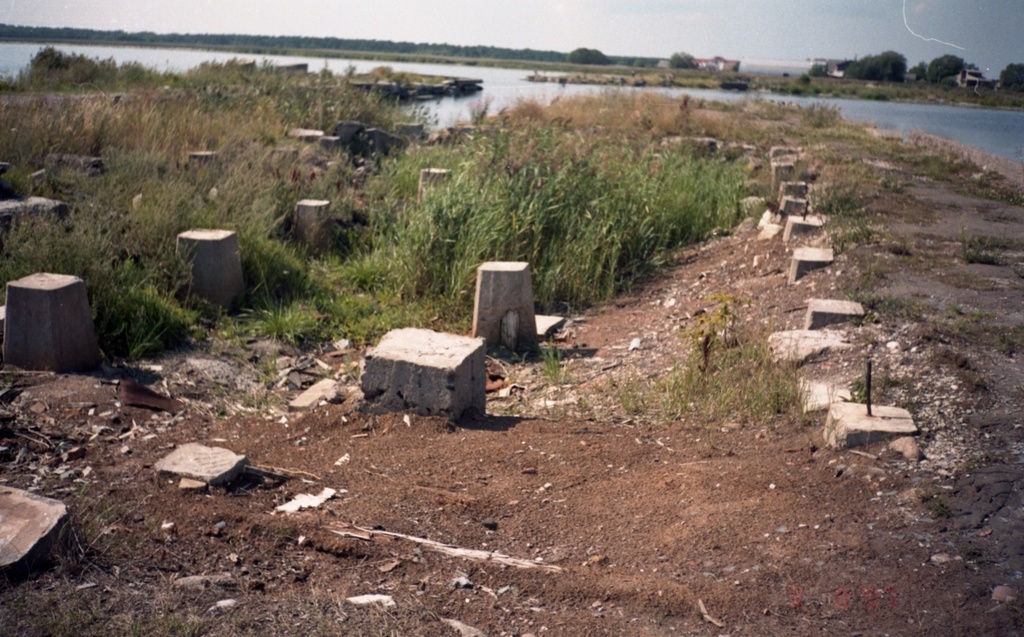 Tori Jahtklubi (lammutatud ligikaudu 1995. aastal) hoone ja paadisilla asukoht