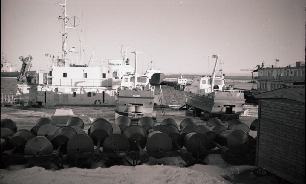 Mõõdistuskaatrid EVA-312 ja EVA-313 Hundipea sadamas