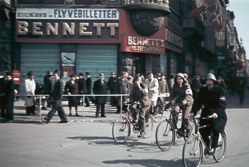 Biking freedomfighters in front of the Bennett travelling agency at Rådhuspladsen (town square) in Copenhagen.