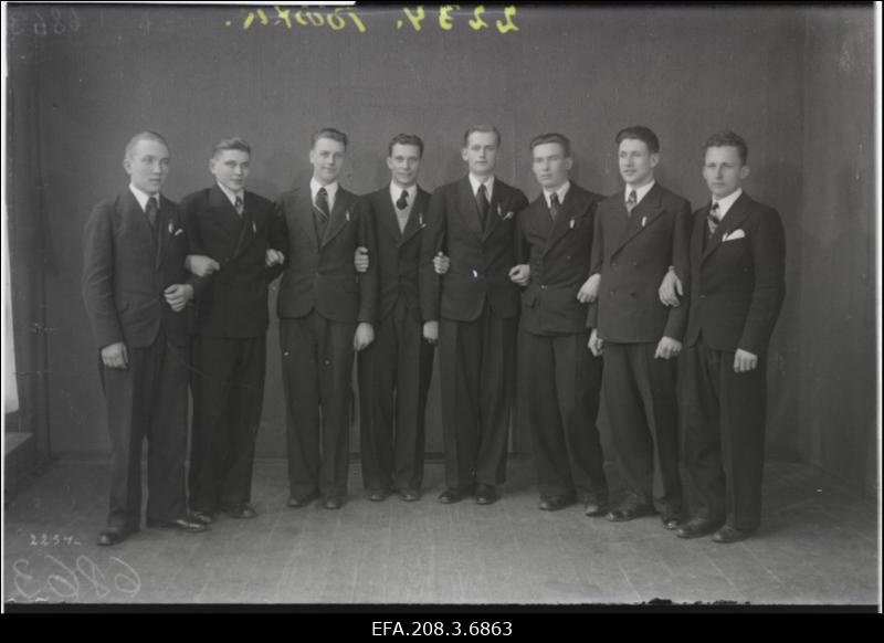 Paide Tööstuskooli puiduosakonna õpilased.