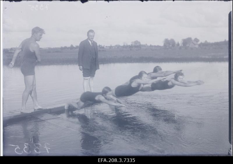 Ujumiskursused Paides.