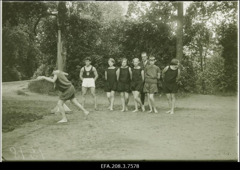 Spordiseltsi Järvapojad spordikursusest osavõtjaid.