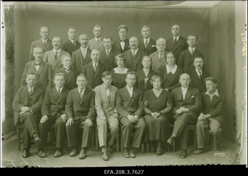 Grupp Paide kiriku nõukogu liikmeid.