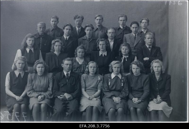 Grupp Paide IX c klassi õpilasi.
