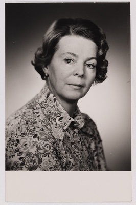 Estonia solist Tiina Jaaksoo, portree  similar photo