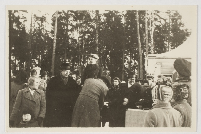 Estonia teatri näitlejate külaskäik Holsbybrunni laagrisse