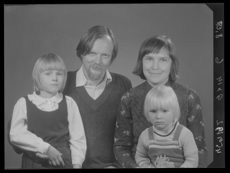 Andres Ehin ja Ly Seppel lastega, portree