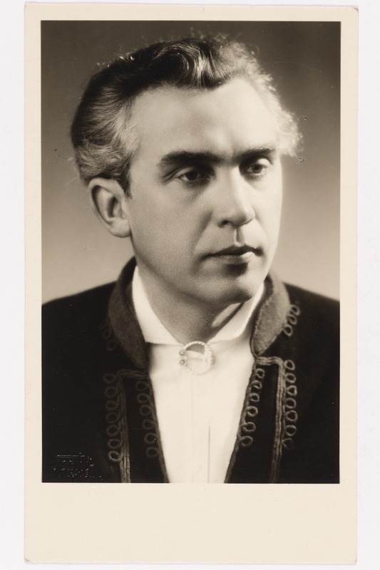 Helilooja ja koorijuht Gustav Ernesaks, portree