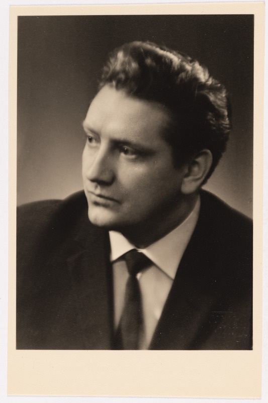 Laulja Kalmer Tennosaar, portree