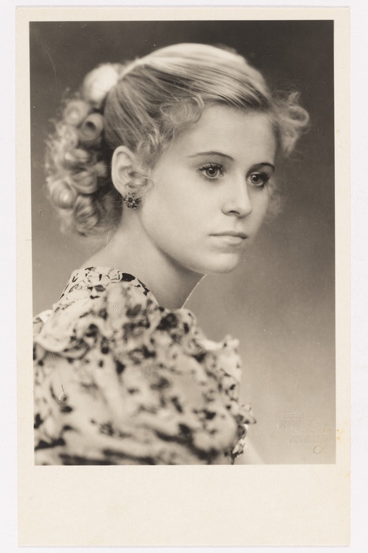 Tantsija ja operetinäitleja Mercedes Hink (Väljak), portree