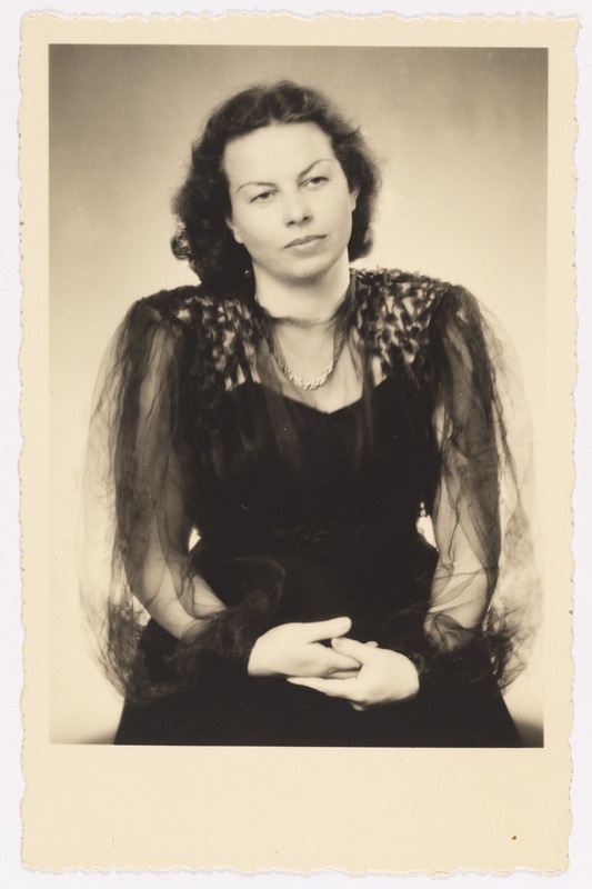 Laulja Ellen Laidre, portree