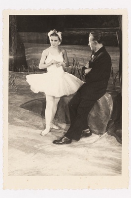 Helmi Puur ja koreograaf Vladimir Burmeister etenduses "Luikede järv"  similar photo