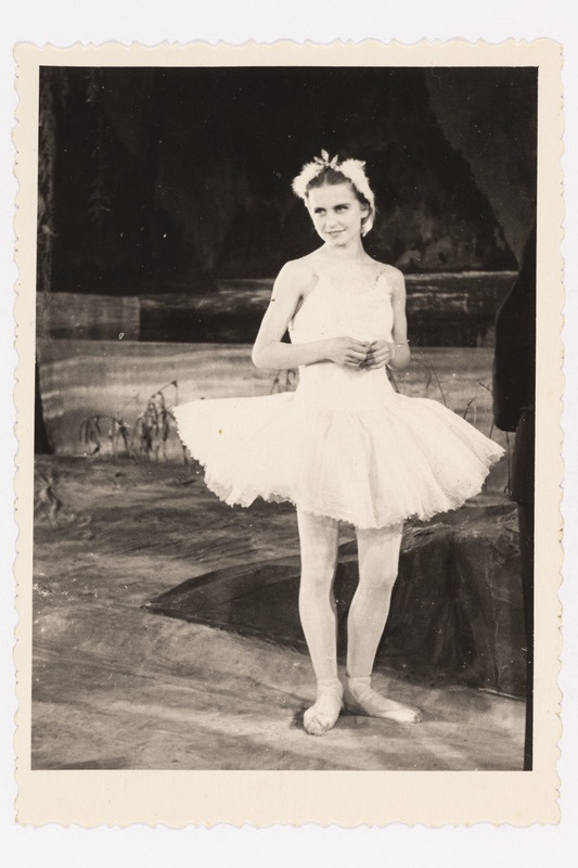 Helmi Puuri Odette/Ottilie etenduses "Luikede järv"
