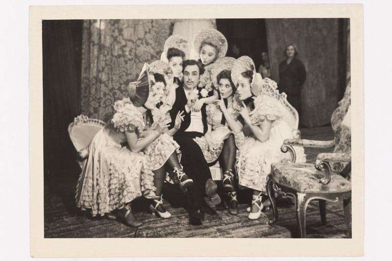 Danilo - Georg Ots ja  grisetid  Lehári operetis "Lõbus lesk"