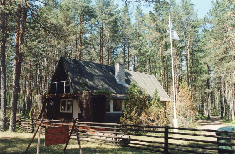 Kauksis. Vaade majandushoonele,
