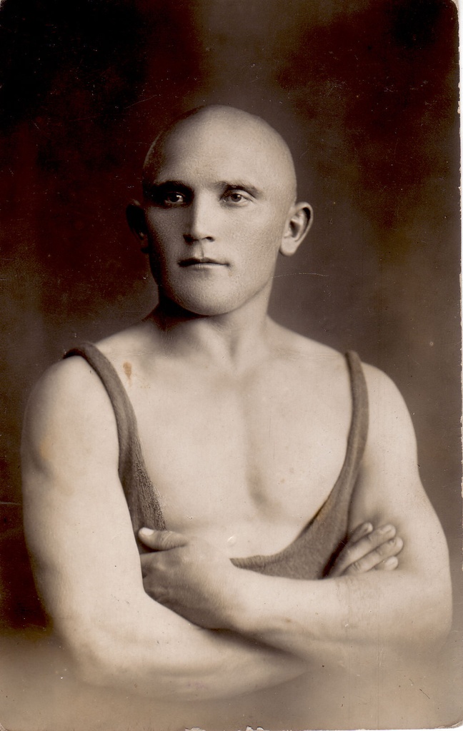 Raskejõustiklane Anton Koolmann