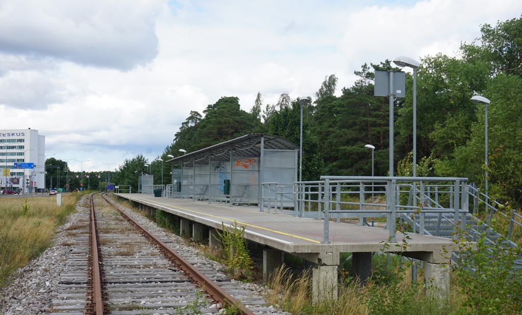 Endine Pärnu raudteepeatus aastal 2021 - Raudteepeatus avati 1. jaanuaril 2014 seoses Stadler FLIRT tüüpi rongide liinile tulekuga ja suleti 8. detsembril 2018 koos Tallinna–Pärnu rongiliiniga.