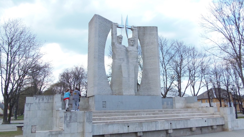 Монумент "Слава Труду" Кохтла-Ярве - lang