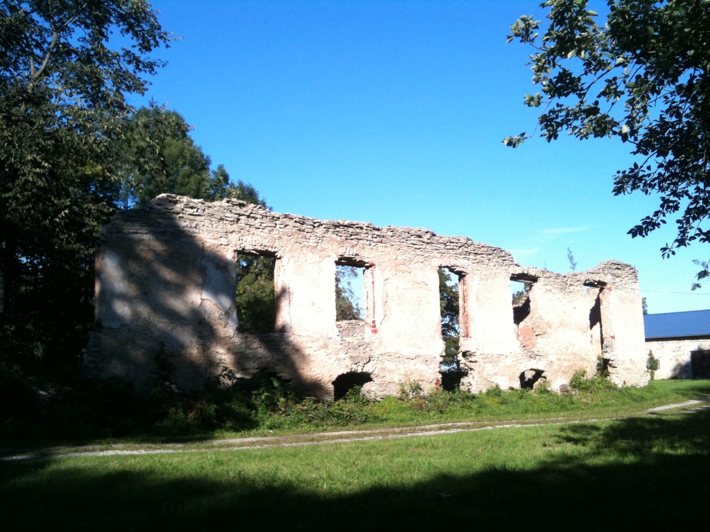 Kohtla-jarve, Counts ruins 2 - This is part of old counts ruins keeped from old times.