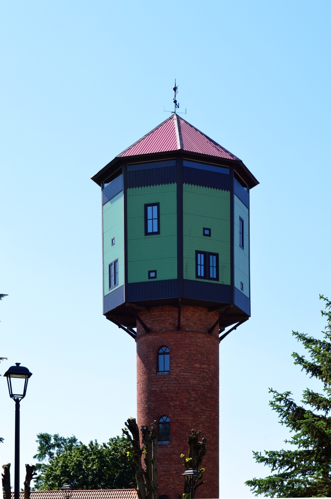 Viljandi Landmarks 09 - Estonia, officially the Republic of Estonia, is a country on the eastern coast of the Baltic Sea in Northern Europe. It is bordered to the north by the Gulf of Finland with Finland on the other side, to the west by the Baltic Sea with Sweden on the other side, to the south by Latvia, and to the east by Lake Peipus and Russia.  The territory of Estonia consists of the mainland and of 2,222 islands in the Baltic Sea.
The territory of Estonia has been inhabited since at least 9,000 BC. The people of Ancient Estonia became some of the last European pagans to adopt - following the Livonian Crusade in the 13th century.  After centuries of successive rule by Teutonic_Order (Germans), Danes, Swedes, Duchy of Livonia  (Poles) and Russians, a distinct Estonian national identity began to emerge in the 19th and early 20th centuries. This culminated in independence from Russia in 1920 after a brief War of Independence at the end of World War I. Initially democratic prior to the Great Depression, Estonia experienced authoritarian rule from 1934 during the Era of Silence. During World War II (1939–1945), Estonia was repeatedly contested and occupied by the Soviet Union and Germany, ultimately being incorporated into the former. After the loss of its de facto independence, Estonia's de jure state continuity was preserved by diplomatic representatives and the Estonian government-in-exile. In 1987 the peaceful Singing Revolution began against Soviet rule, resulting in the restoration of de facto independence on 20 August 1991.

Viljandi is a town and municipality in southern Estonia and is the capital of Viljandi County. The town was first mentioned in 1283, upon being granted its town charter by Wilhelm von Endorpe. The town became a member of the Hanseatic League at the beginning of the 14th century, and is one of five Estonian towns and cities in the League.

The Scotch Mist Gallery contains many photographs of historic buildings, monuments and memorials of Poland and countries that previously comprised the Polish-Lithuanian Commonwealth.