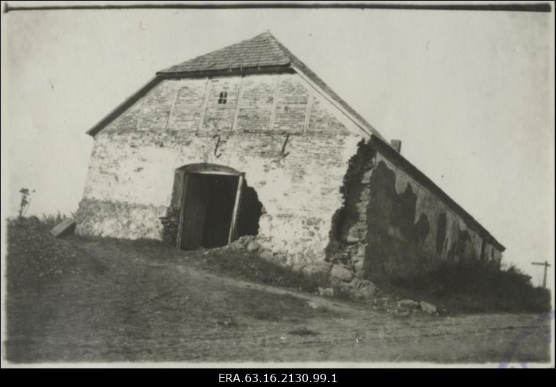 Haaslava vallas asuva endise Roio kõrtsihoone varemed