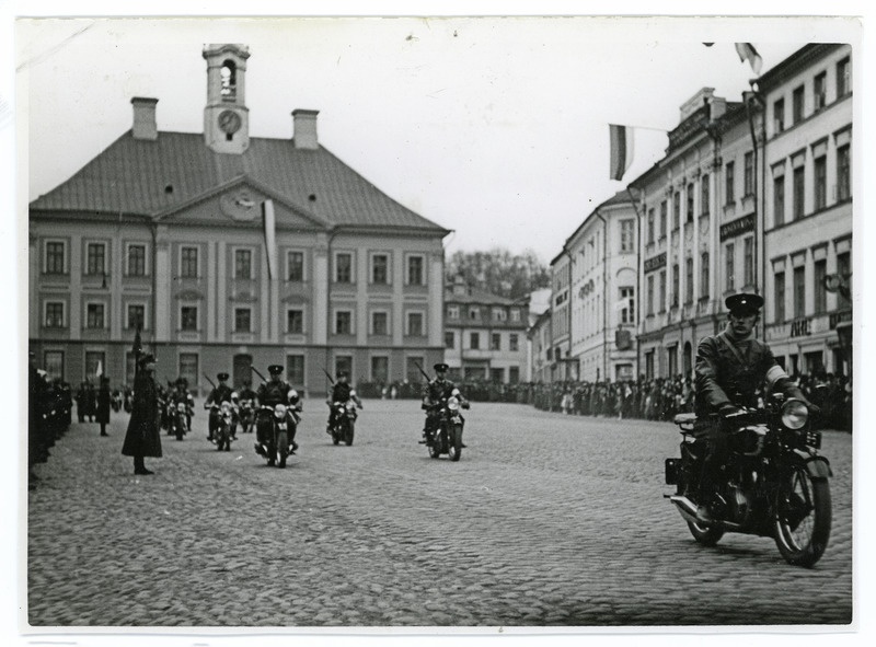 Kaitseliidu paraad Tartus 1930. aastatel