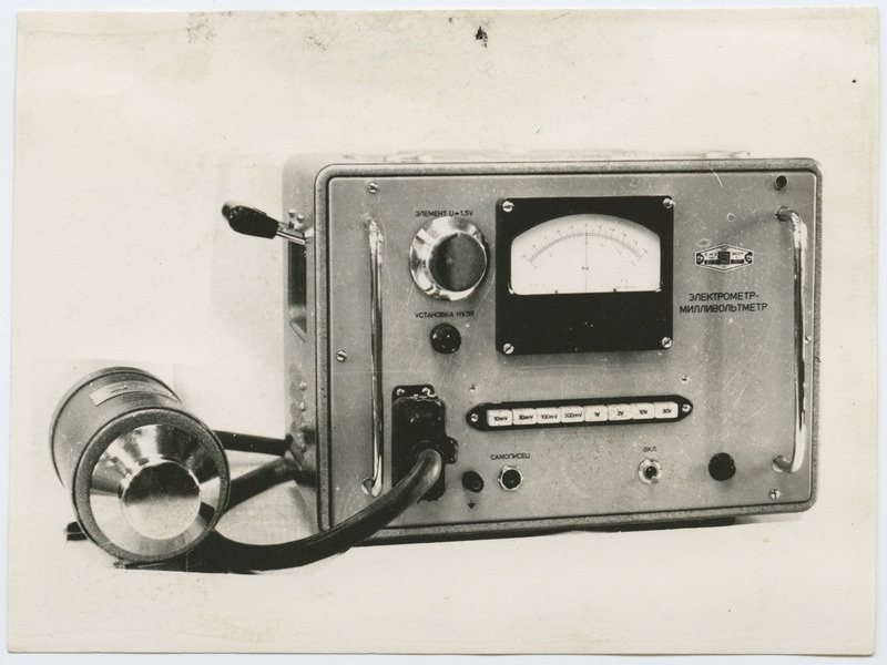 B 2-5 Elektromeeter millivoltmeeter