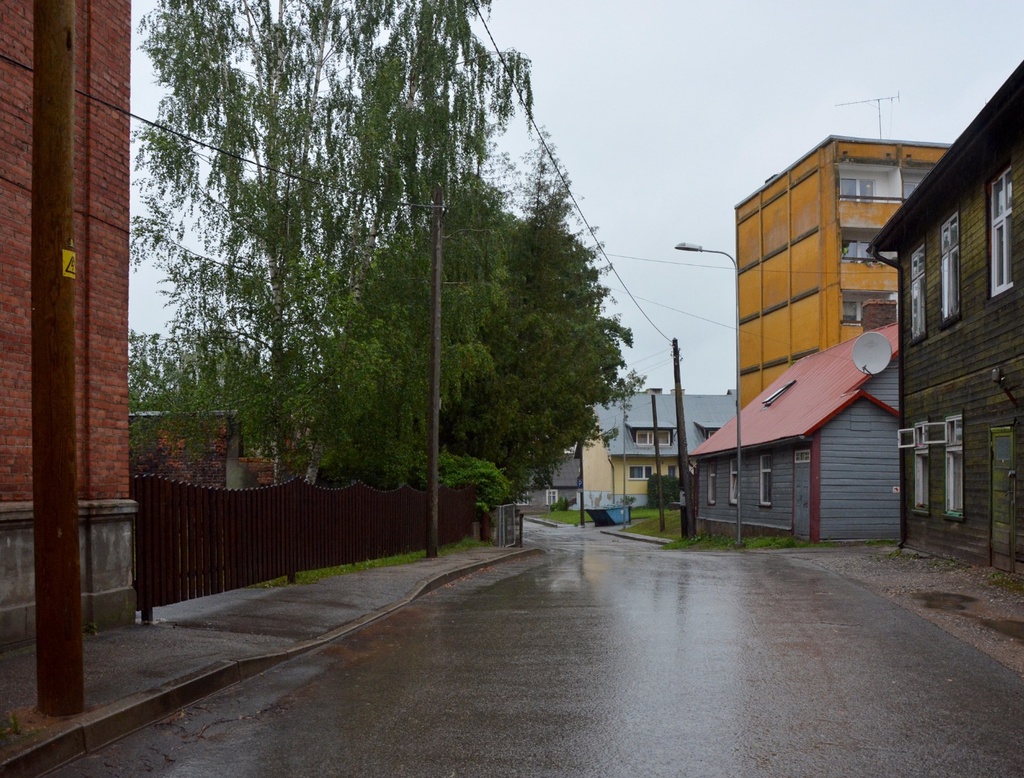 View from the Soviet street to the Star Street rephoto