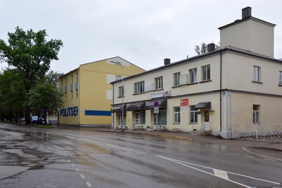 Valga VTÜ liikmed depoo ees rephoto