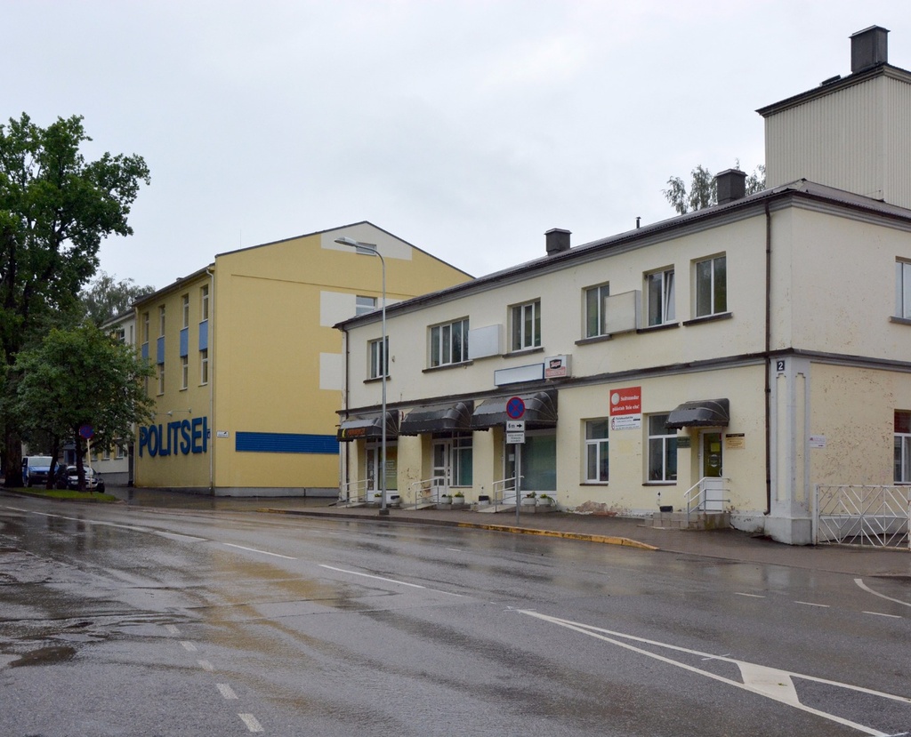 Valga VTÜ liikmed depoo ees rephoto