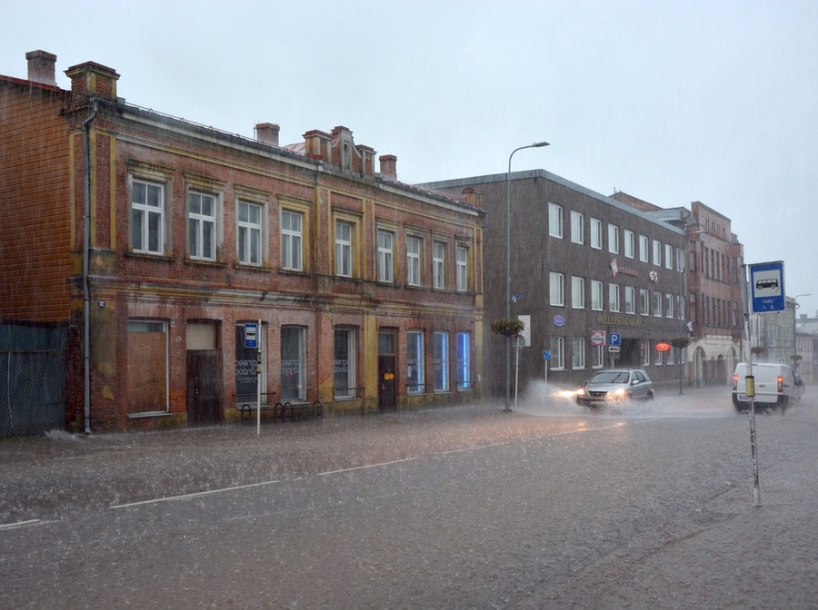 Kauplus Valgas, Pihkva tänaval - A. M. Lutheri vabriku toodangu edasimüüja rephoto