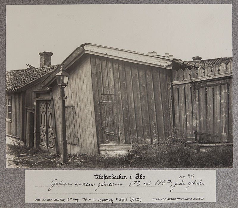 Luostarinmäki; pihojen 178 ja 179B välinen raja