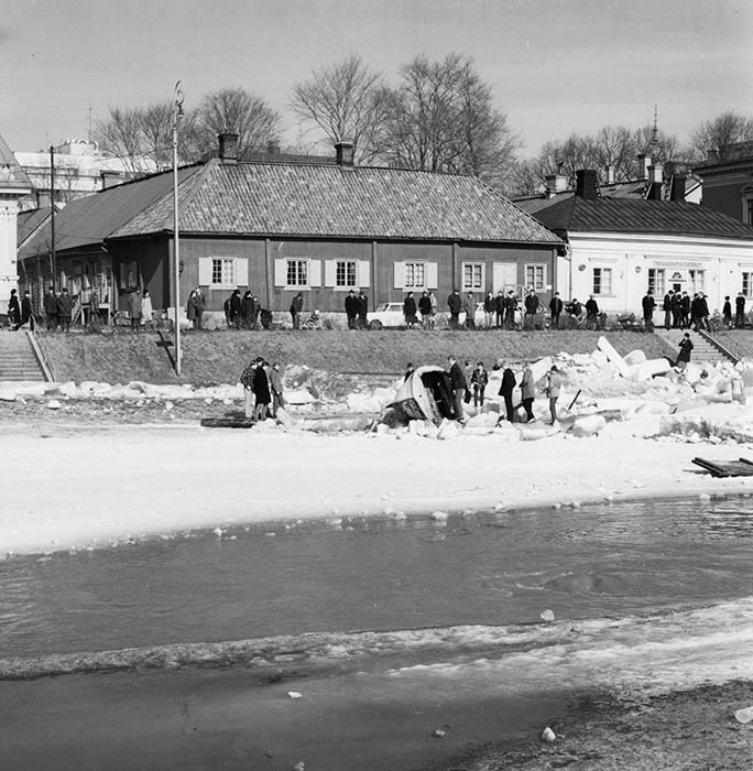 Talvinen Aurajoki-näkymä