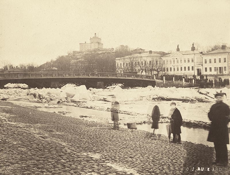 Aurajoki; jäidenlähtö Auransillan luona