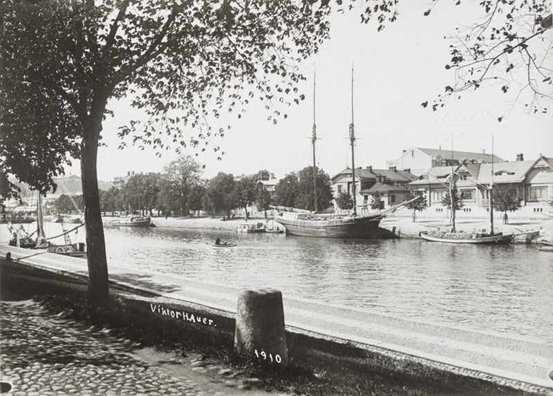 Aurajoki ja Läntinen Rantakatu 29 -31
