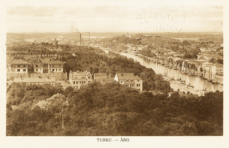 Näköala Vartiovuorenmäeltä länteen;  Aurajoki, taustalla linna ja Kakolanmäki