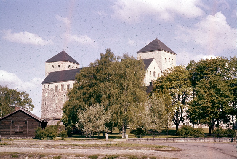 Turun linna, eteläsivu kaakosta; ulkokuva