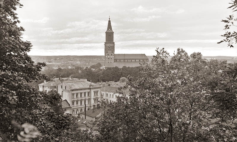 Turun tuomiokirkko Vartiovuorelta kuvattuna; ulkokuva