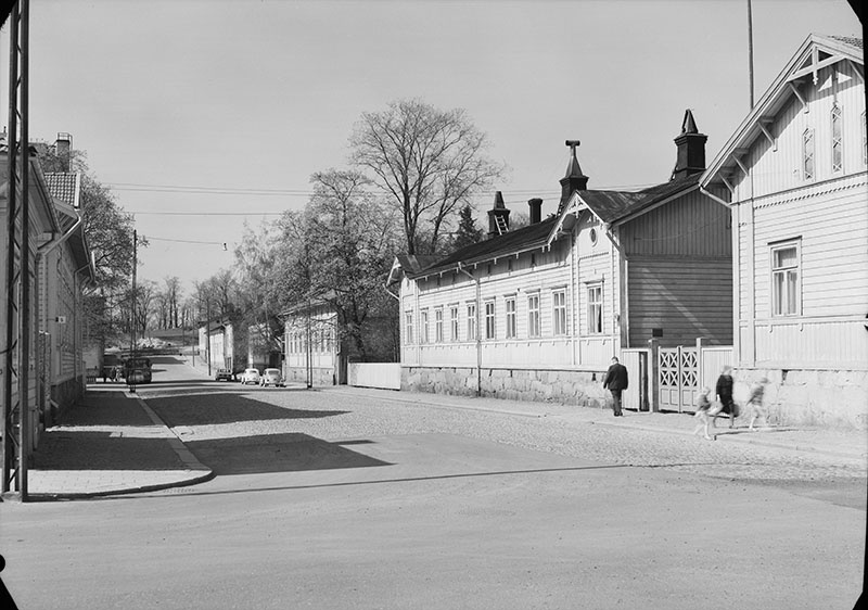 Vartiovuorenkatu 6, 4 ja 2; ulkokuva
