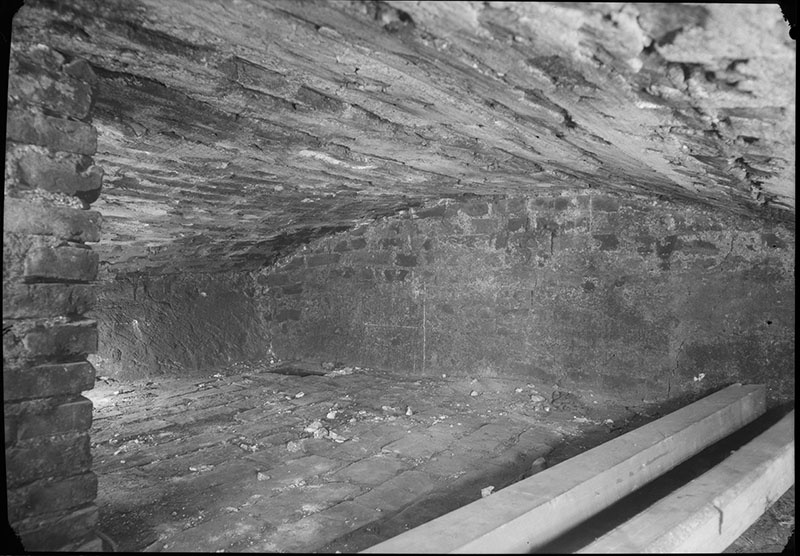 Turun linna, huoneiden alla oleva holvattu tila