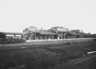 Rautatieasema radan puolelta  duplicate photo