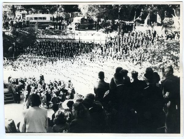 Foto. Üliõpilaslaulupidu "Gaudeamus" Toomeorus. Tartu, 7.- 8. juuli 1956. Fotograaf: Jaak Simm.