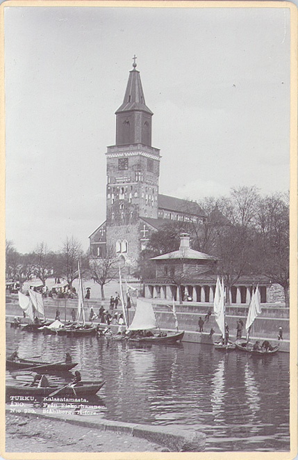 Vy mot Fiskehamnen och Domkyrkan i Åbo, nr 239.